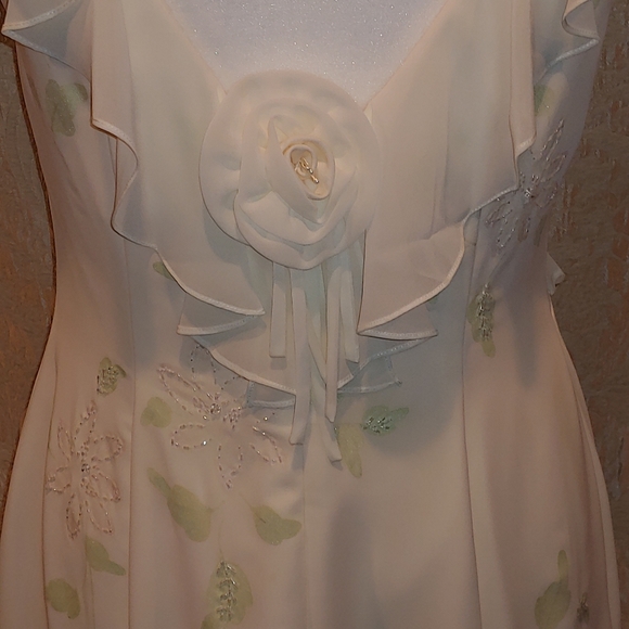 Formal Dress by St. Patrick - Picture 5 of 14